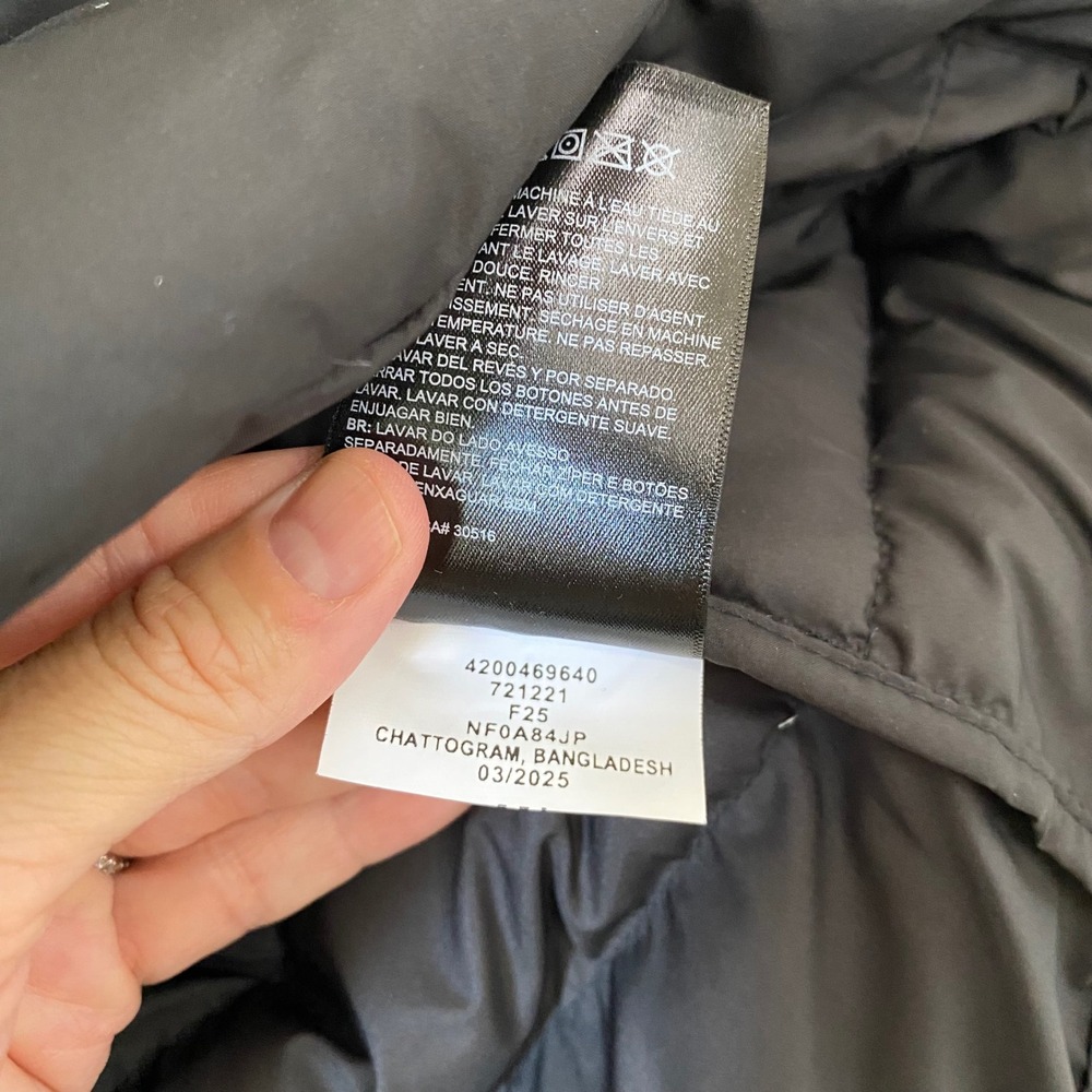 The North Face NWOT Womens Black Aconcagua 3 Puffer Vest Size M NF0A84JP Zip Up - Picture 5 of 5
